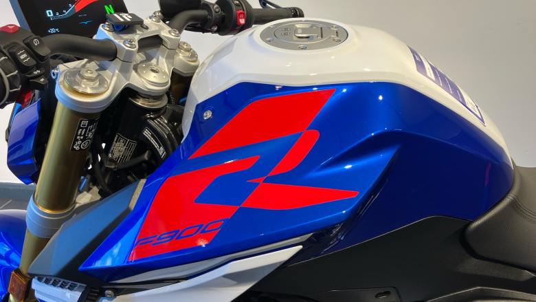 BMW F900 R